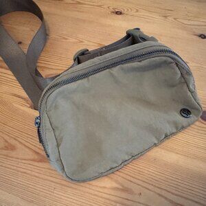 Lululemon Everywhere Belt Bag